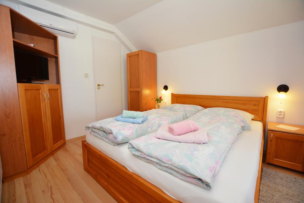 Virágoskert Apartman Hévíz Habitación foto
