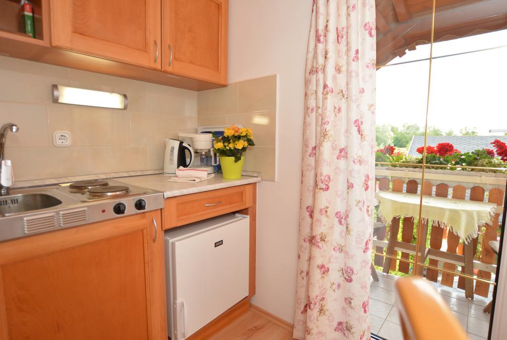Virágoskert Apartman Hévíz Habitación foto
