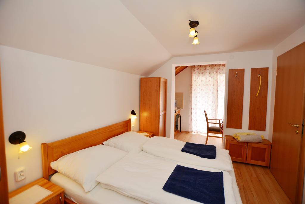 Virágoskert Apartman Hévíz Habitación foto