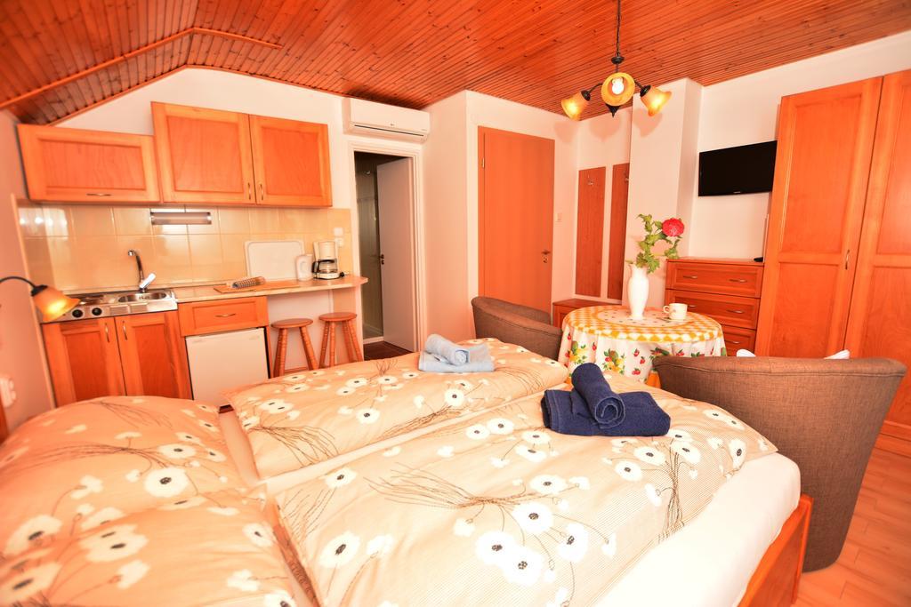 Virágoskert Apartman Hévíz Habitación foto