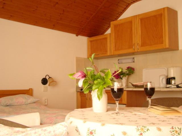 Virágoskert Apartman Hévíz Habitación foto