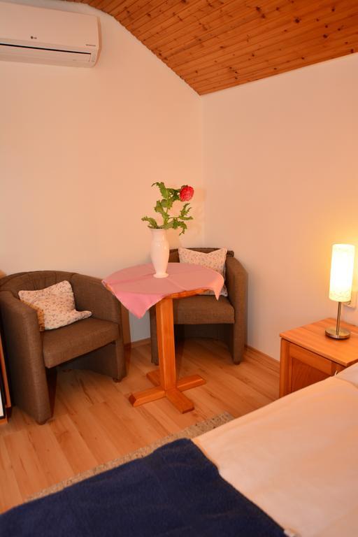Virágoskert Apartman Hévíz Habitación foto