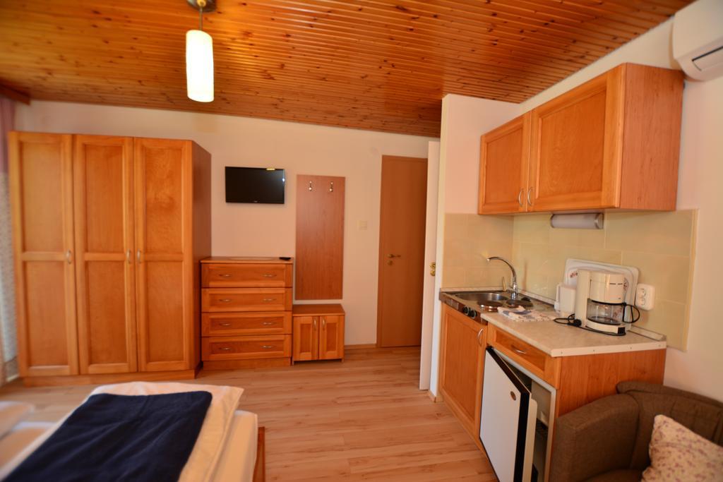 Virágoskert Apartman Hévíz Habitación foto