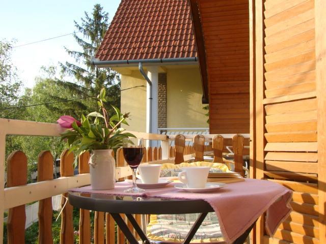 Virágoskert Apartman Hévíz Habitación foto